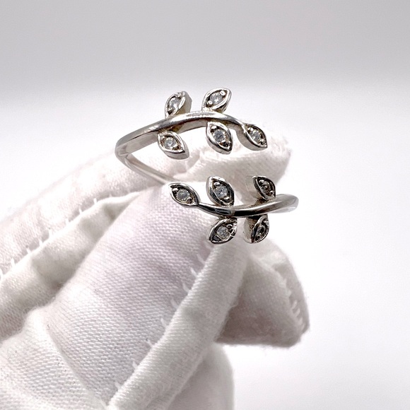 Sale $18 Firm! .925 Sterling Silver Cz Leaf Ring - Picture 11 of 17